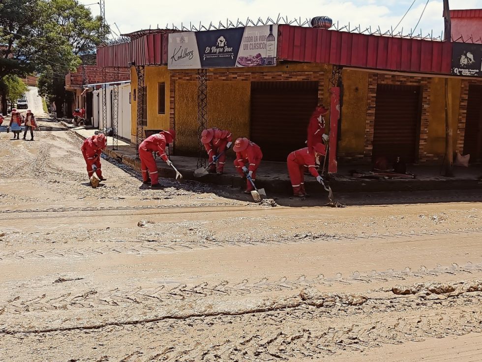 Registran 72 viviendas dañadas por el desborde de la quebrada