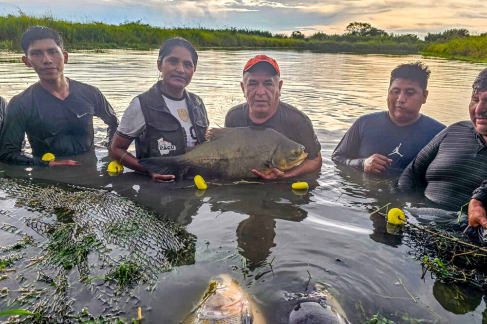 Arce asegura que la producción no puede parar y destaca los Bs 65 millones invertidos en la cría de peces