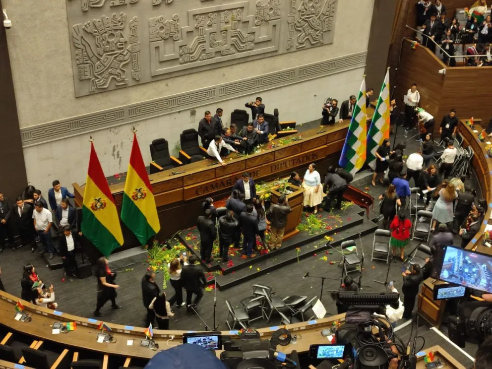 Los enfrentamientos caracterizaron una sesión fallida. Foto: Paulo Lizárraga A.