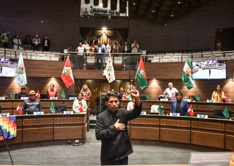 Andrónico Rodríguez jura a la presidencia del Senado. Foto: ABI