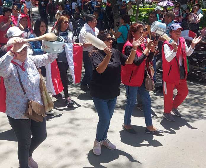 La gente parece estar cansándose de la crisis.