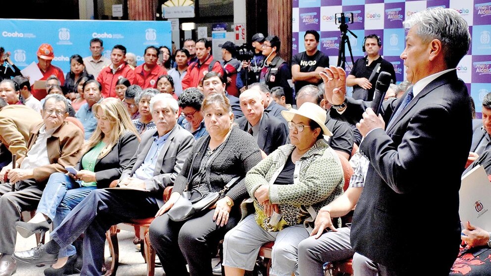 La Primera Reunión del Comité Interinstitucional de la Sala de Reconstrucción Económica del Municipio de Cochabamba, el 7 de noviembre./ NOÉ PORTUGAL