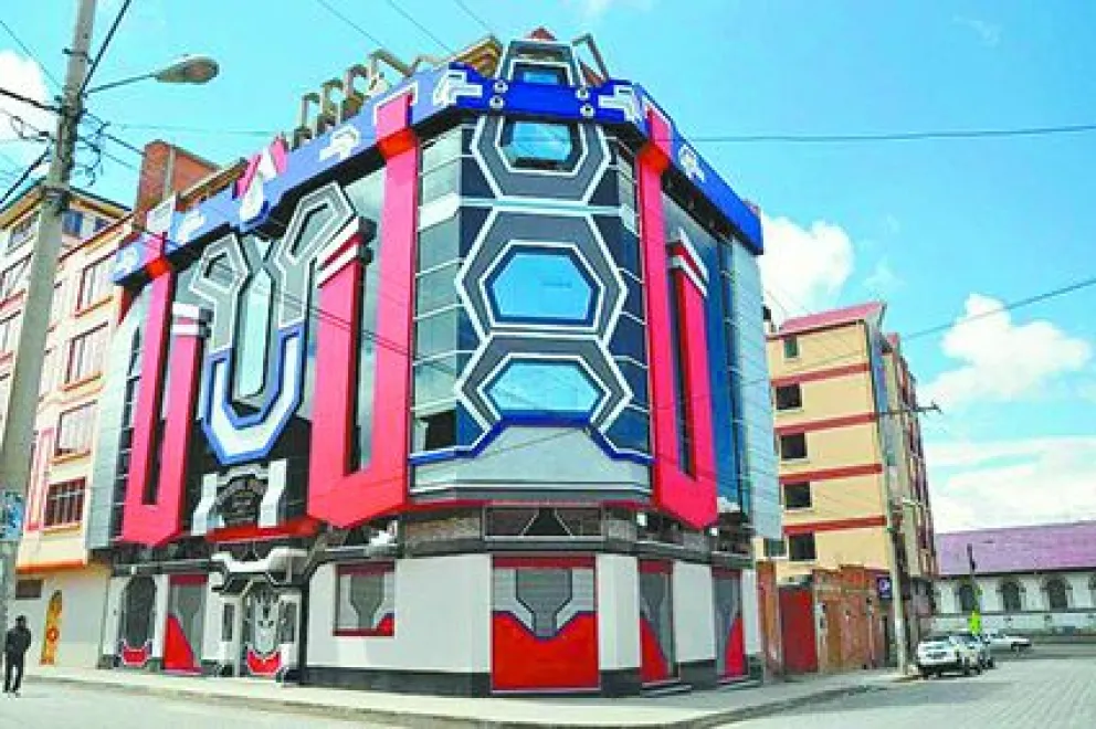 Uno de los primeros cholets Transformers de la ciudad de El Alto. FOTO: Alejandro Palomeque