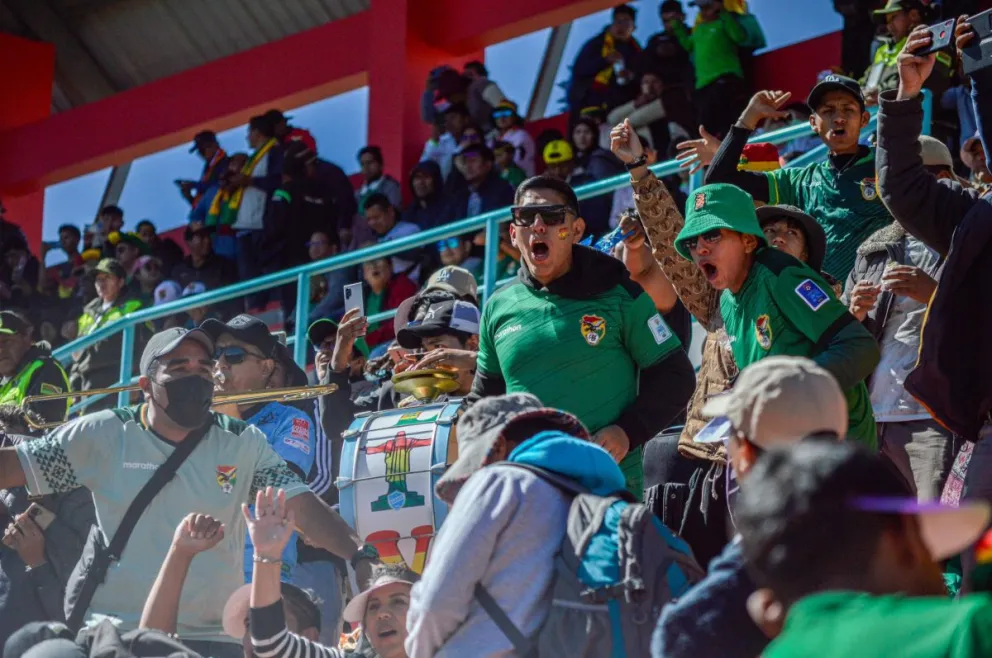 Hinchas de la Selección colmaron Villa Ingenio en los partidos con Venezuela y Colombia. Foto: Archivo Alejandro Apaza.