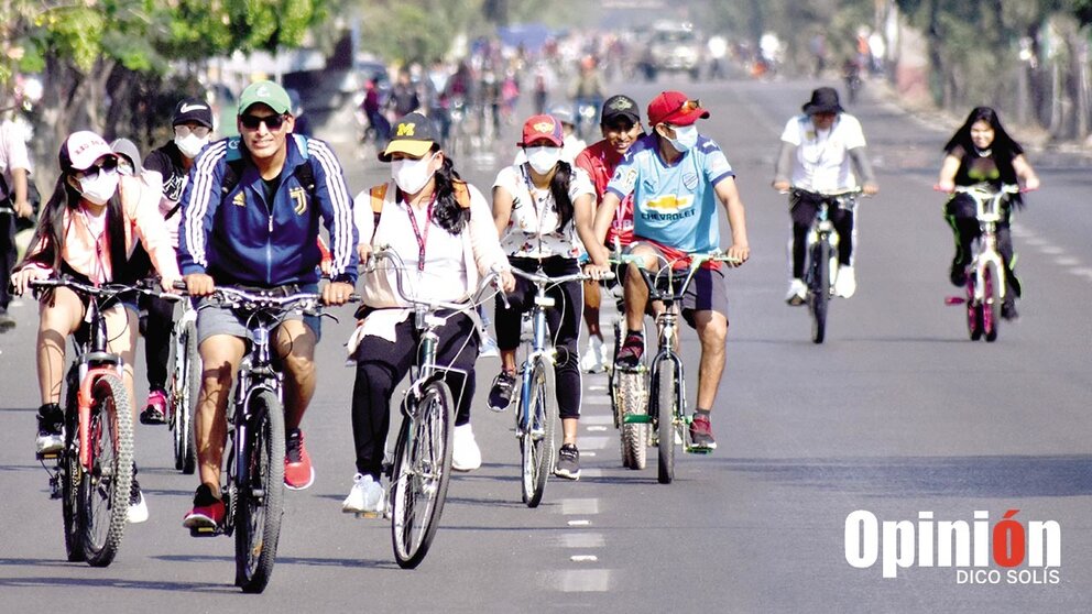 Ciclistas durante el anterior Día del Peatón en Cochabamba./ DICO SOLÍS