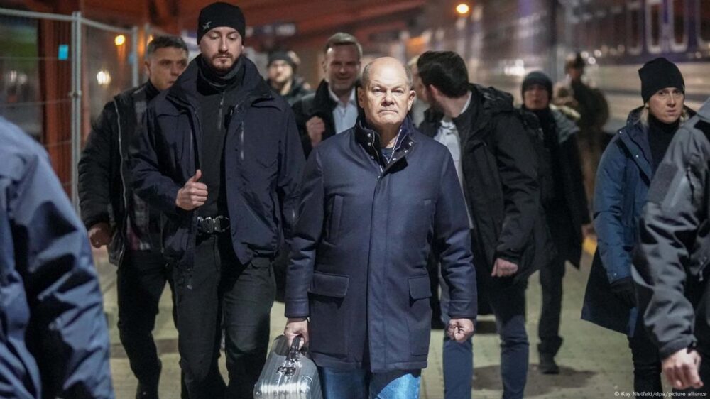 El canciller alemán, Olaf Scholz, llega a Kiev.