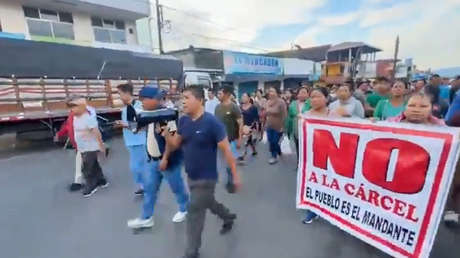 Ecuatorianos protestan en la Amazonía contra la construcción de otra cárcel de Noboa