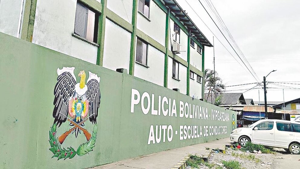 Oficinas de la Policía de Ivirgarzama en Puerto Villarroel, Cochabamba. / MARIELA COSSÍO