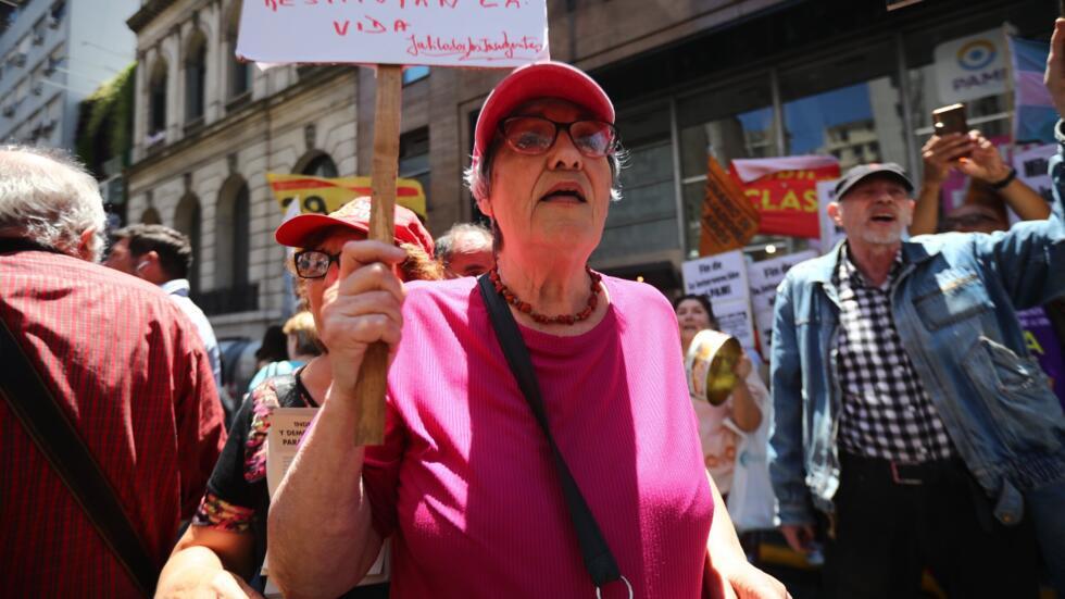 Alicia Ceresoli protesta por una vida digna para los jubilados en Buenos Aires