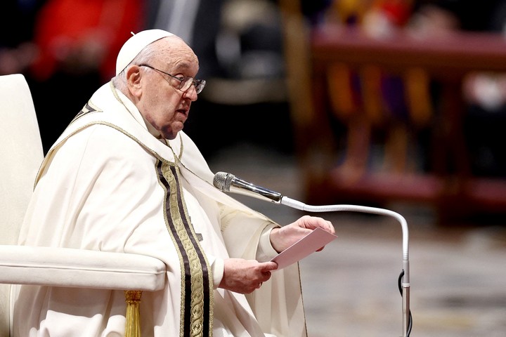 El Papa, gran ausente en la ceremonia de Notre Dame. Foto: REUTERS