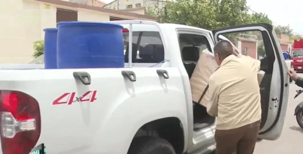 Las maletas para la región del Tipnis fueron cargadas en un vehículo del Ted de Cochabamba. Foto: Captura Bolivia Tv