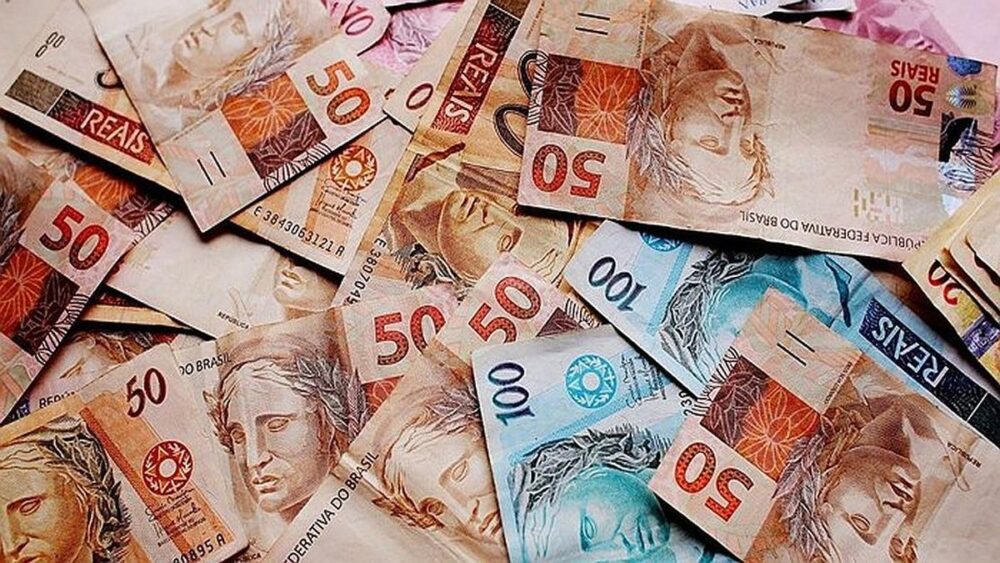 El real brasileño cayó casi 5% en 4 días y el banco central vendió u$s5.000 millones para contenerlo