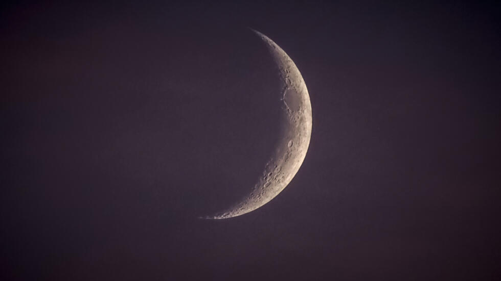 La Luna fotografiada en fase creciente el 2 de septiembre de 2019 en Tours (Francia)