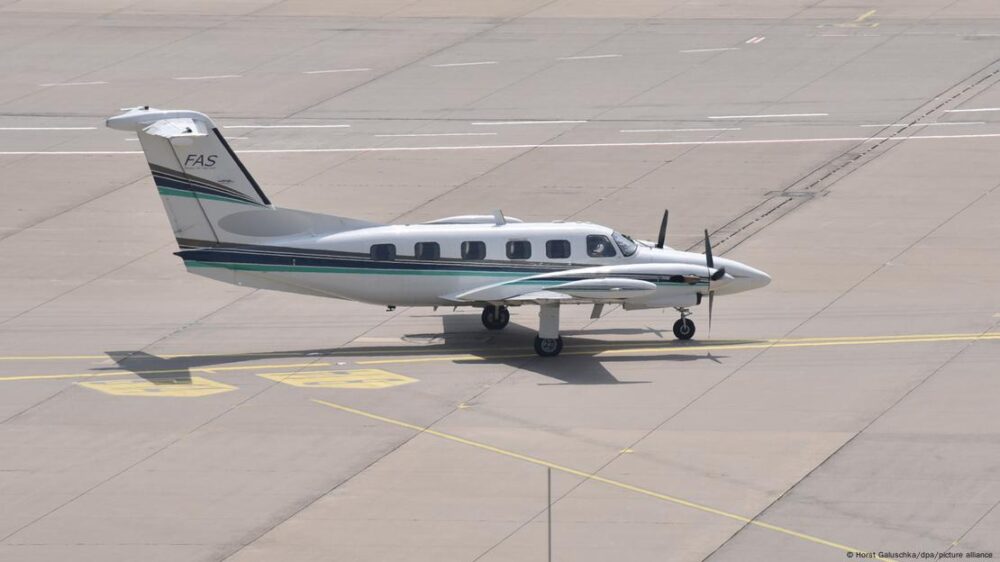 Un Piper Cheyenne PA 42 de Finow Air Service GmbH en la pista del Aeropuerto de Colonia-Bonn fotografiado el 7 de julio de 2017.