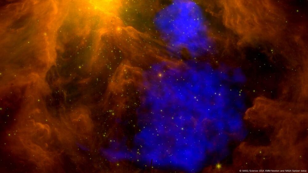 La ESA identificó en la nebulosa de Orión una formación de gas caliente que dibuja la silueta de Santa Claus, con su característico gorro delineado por la burbuja norte de gas. ¿Es capaz de identificarlo?