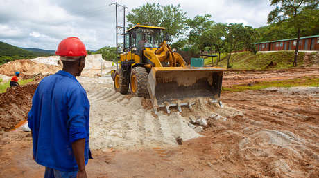 Bloomberg: China lidera la carrera por el litio en África