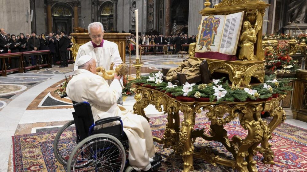 El Papa Francisco encabezó la última misa del año en la basílica de San Pedro.