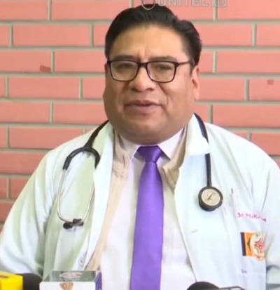 El médico Alan Munguía, quien negó haber firmado el certificado de Morales. / Foto: Captura de video