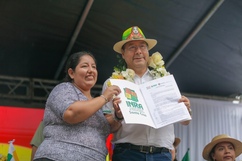 Autorizan asentamientos en mujeres en cuatro municipios cruceños