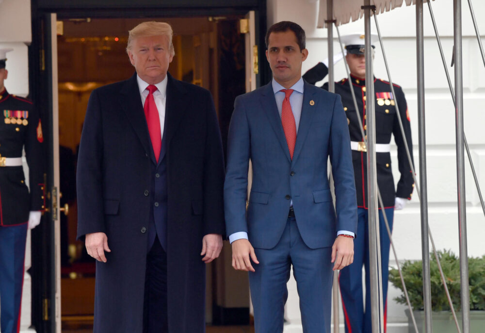 El presidente Donald Trump y el líder opositor Juan Guaidó, en la Casa Blanca el 5 de febrero de 2020