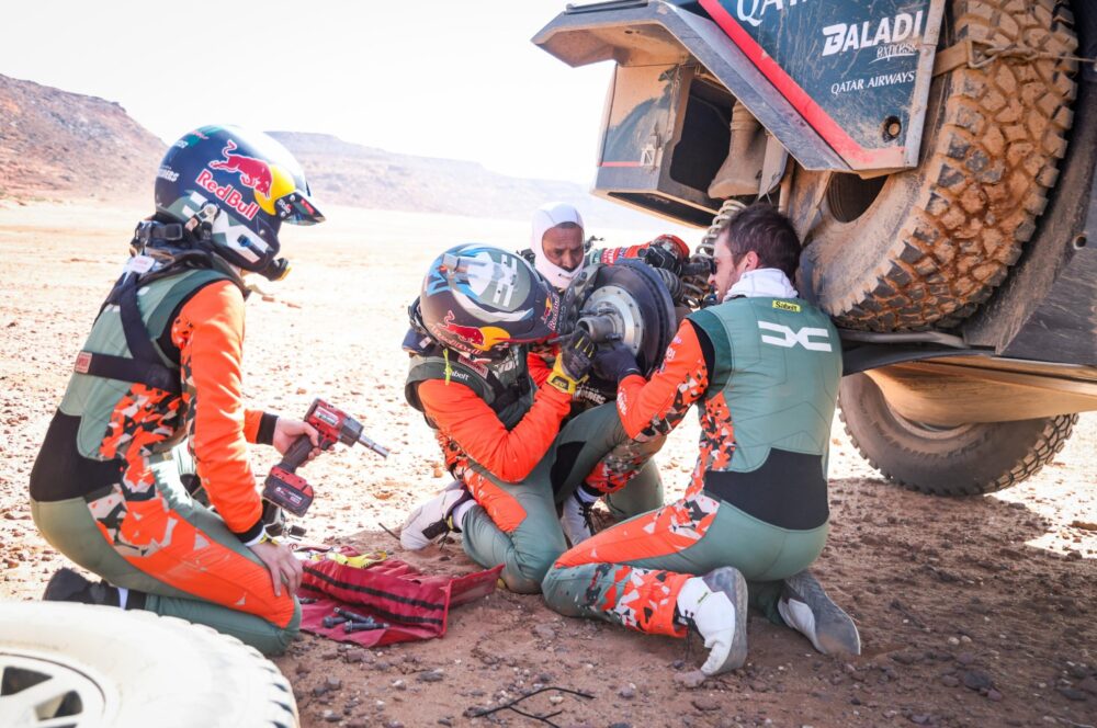 Al-Attiyah, junto a Boulanger, Cristina Gutiérrez y Pablo Moreno, durante la etapa de hoy