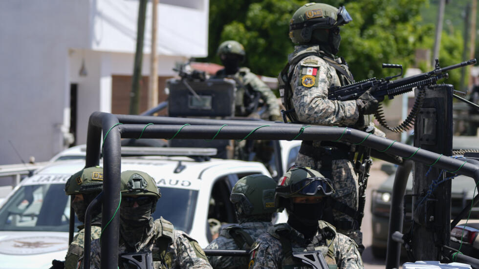 La Guardia Nacional y las fuerzas armadas patrullan un distrito de Culiacán, en el estado de Sinaloa, México, el jueves 19 de septiembre de 2024.