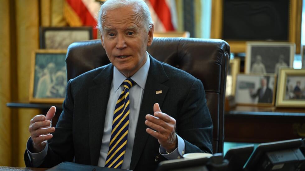 El presidente de EEUU, Joe Biden, informa en la Casa Banca sobre la respuesta federal a los incendios que llevan reducidos a cenizas barrios enteros en Los Ángeles, el 10 de enero de 2025