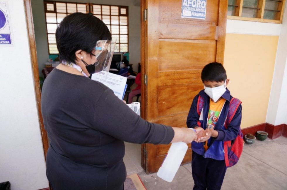 Rebrote de Covid: Educación prepara protocolos