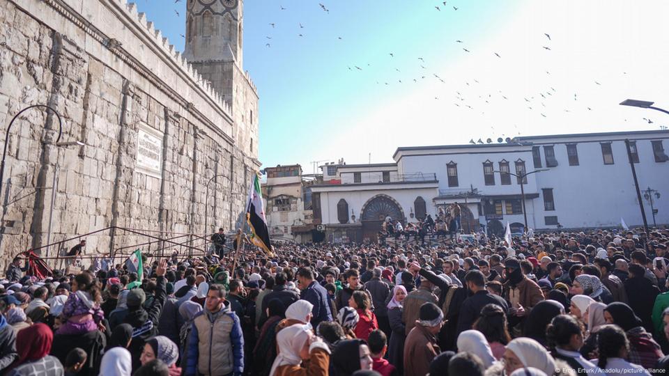 La estampida ocurrió en la icónica Mezquita de los Omeyas en Damasco, Siria, después de que miles asistieron a la oración del viernes (10.01.2025).