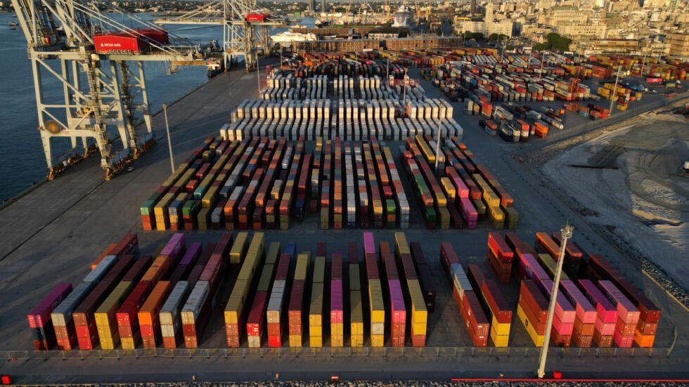 Unos contenedores almacenados en la Terminal Cuenca del Plata del puerto de Montevideo el 4 de marzo de 2024