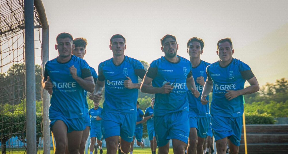 Los jugadores en pleno entrenamiento