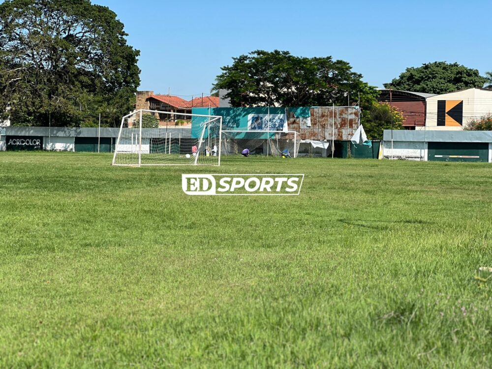 Así luce la cancha donde entrena Oriente Petrolero. 