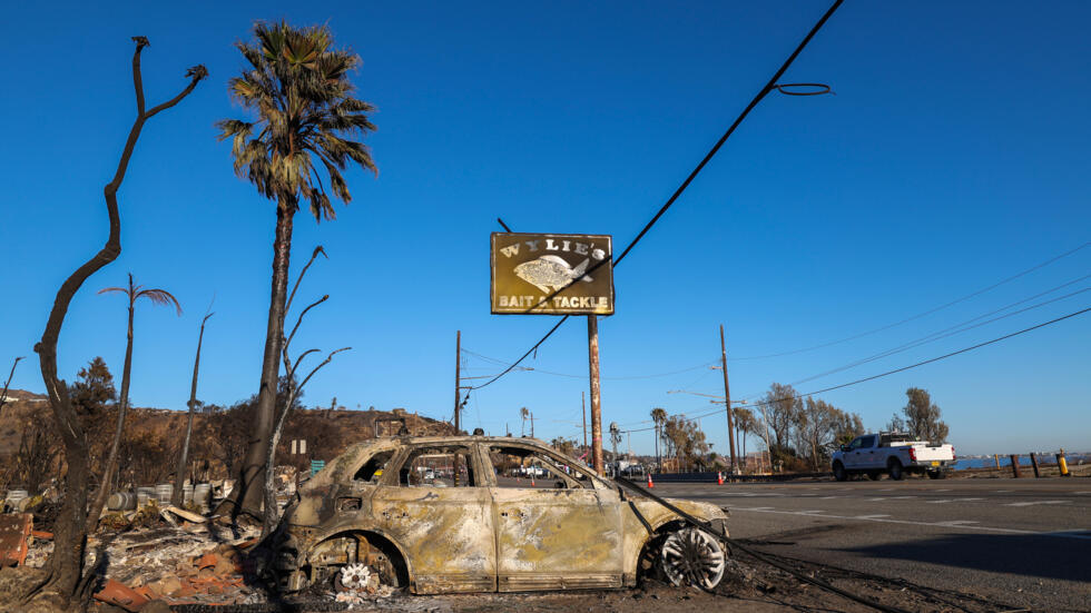 Amplias zonas en ruinas tras los incendios que arrasaron parte de Los Ángeles