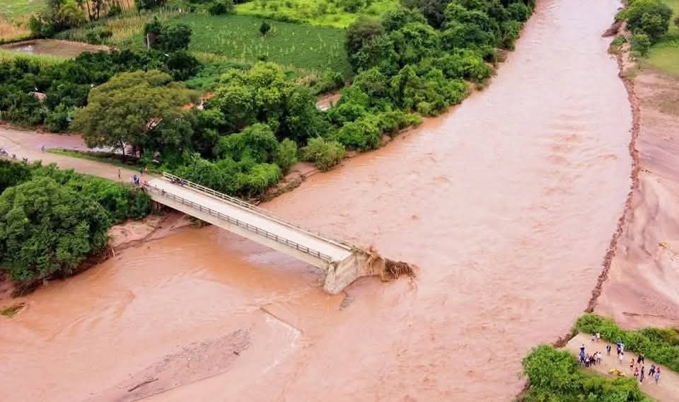 Puente caído en Monteagudo, Chuquisaca /Foto: Fotos Radio Suprema Monteagudo