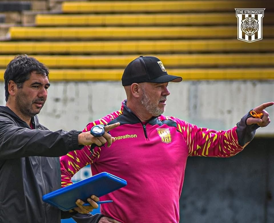 Zago dirige un entrenamiento