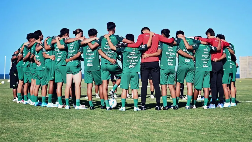 Jugadores de la selección boliviana Sub-20 en uno de sus entrenamientos en Venezuela. Foto: La Verde-FBF