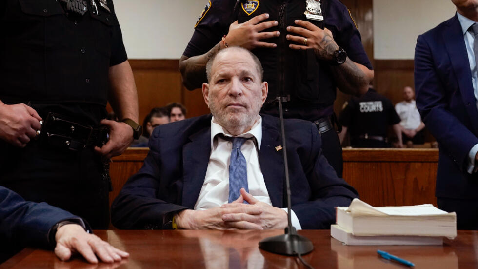 El exproductor de cine estadounidense Harvey Weinstein en un tribunal penal de Nueva York el 29 de enero de 2025