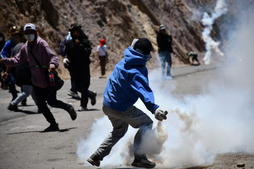 Condenan a tres años de cárcel a tres movilizados en el violento bloqueo evista de 2024