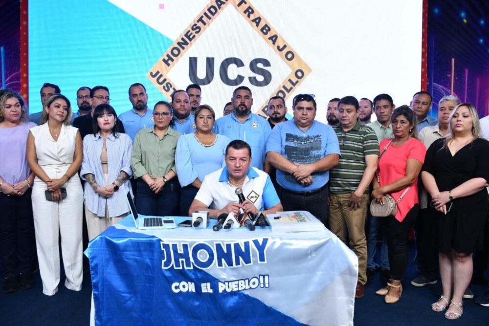 Jhonny Fernández en una conferencia de prensa con sus partidarios. / Foto Facebook J. Fernández.