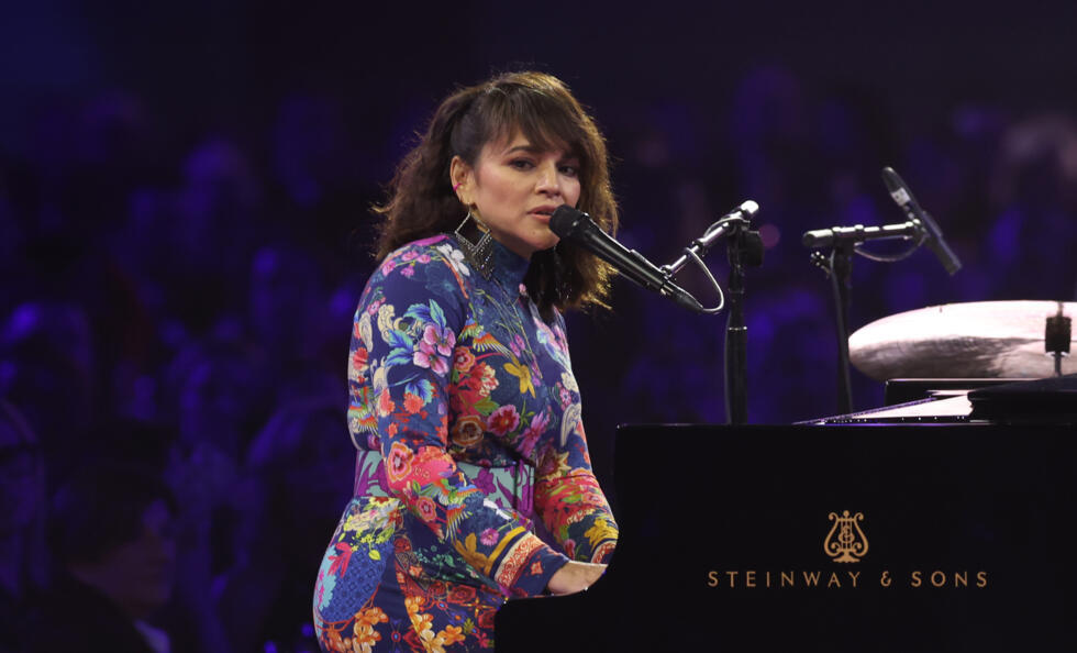 Norah Jones se presenta durante la gala benéfica Persona del Año MusiCares 2025 en honor a Grateful Dead, el 31 de enero de 2025