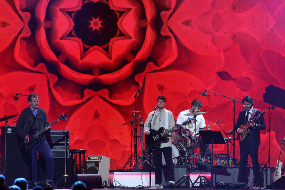 Vampire Weekend estuvo entre los artistas que subieron al escenario para homenajear a Grateful Dead en la gala MusiCares 2025