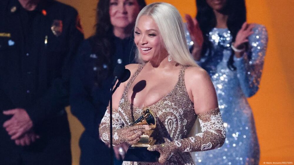 Beyoncé gana Grammy 2025 con 'Cowboy Carter'.