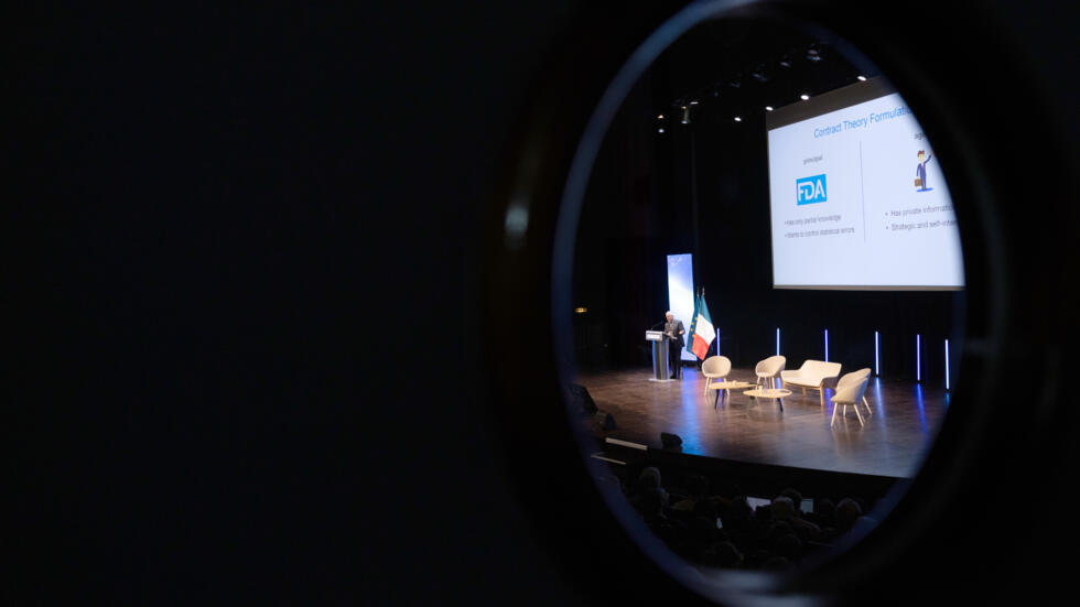 El escenario de la cumbre sobre inteligencia artificial de París, en Saclay, al suroeste de la capital francesa, en una imagen del 6 de febrero de 2025