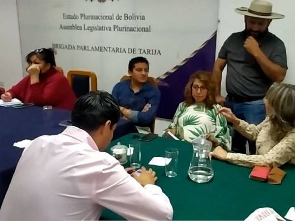 Brigada Parlamentaria dilata elección de directiva