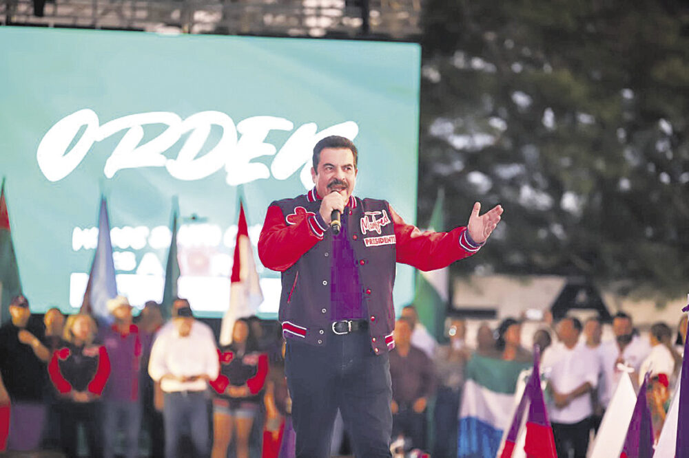 El líder político y alcalde de Cochabamba, Manfred Reyes Villa, durante el acto en la capital cruceña