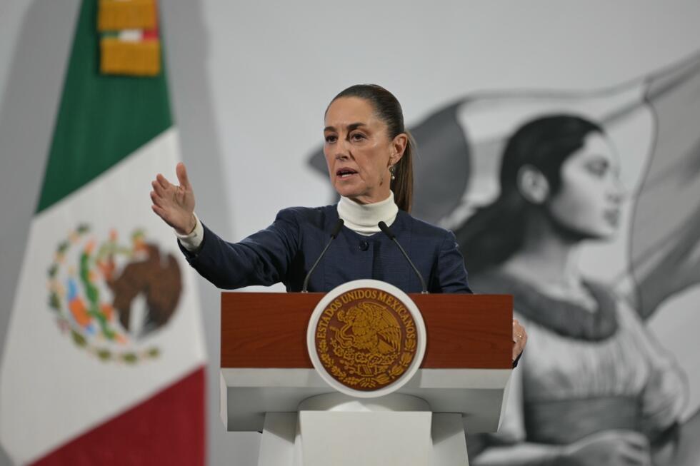 La presidenta de México, Claudia Sheinbaum, en su rueda de prensa diaria en el Palacio Nacional de México, el 3 de febrero de 2025