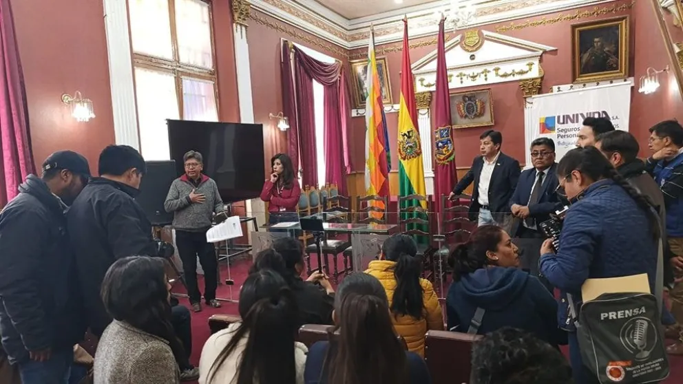 Reunión de representantes de las organizaciones de la prensa orureña. FOTO: STPO