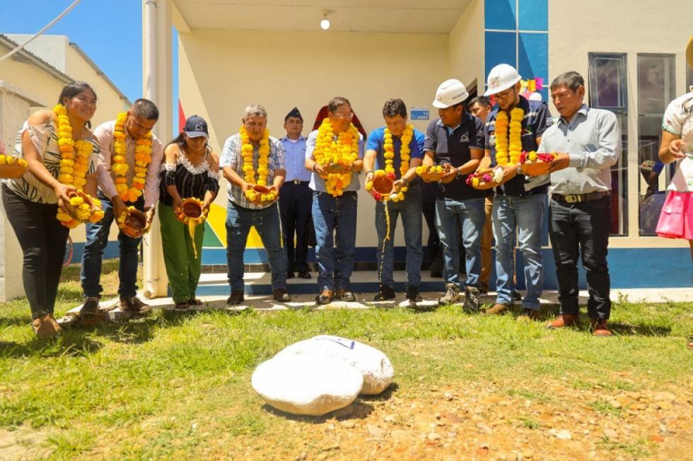 Arce entrega obras en Padcaya y recibe apoyo para ser candidato 