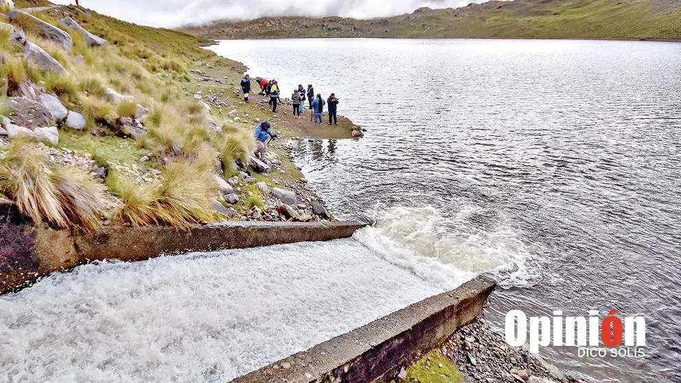 La inspección en la represa de Escalerani, este 19 de febrero./ DICO SOLÍS