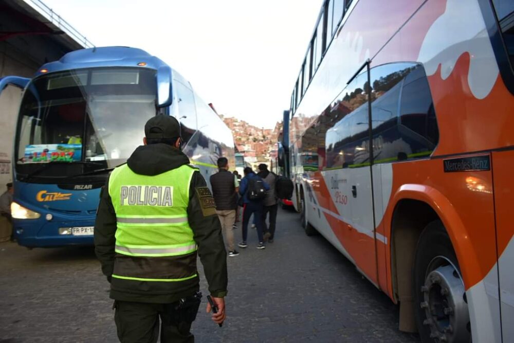 Tránsito desplegará puestos de control en terminales y carreteras por el carnaval de Oruro